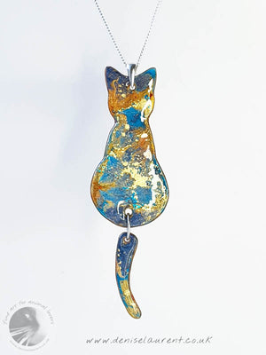 Swing Tail Reversible Cat Pendant