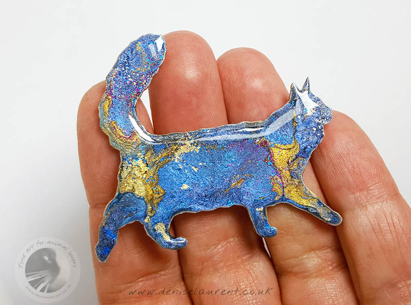 Walking Maine Coon Cat Brooch - Blue