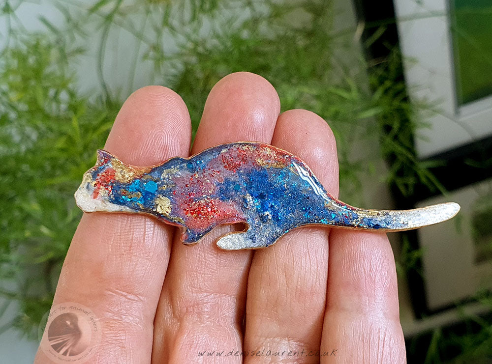 Crouching Cat Brooch - Jubilee