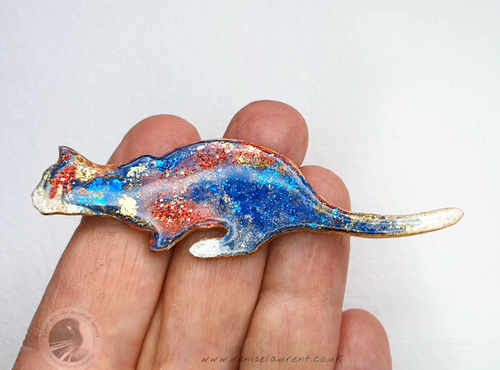 Crouching Cat Brooch - Jubilee