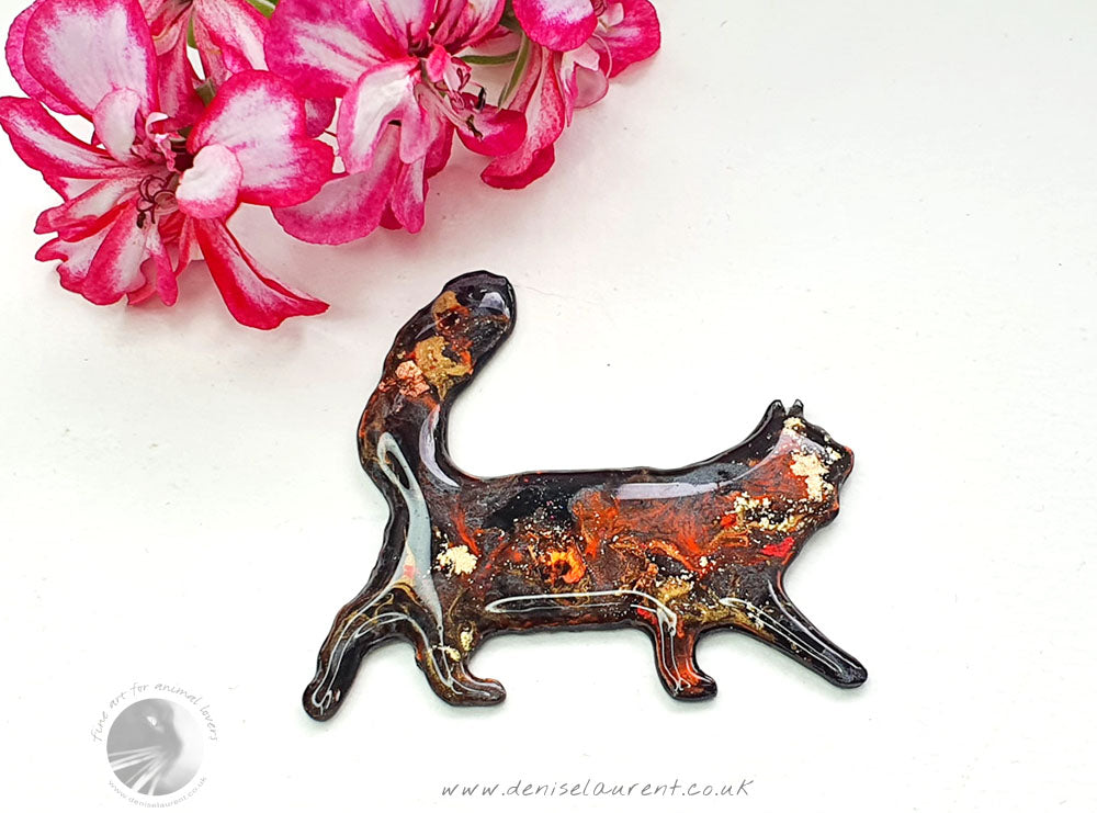 Walking Maine Coon Cat Brooch
