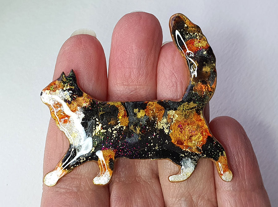 Walking Maine Coon Cat Brooch - Hecta