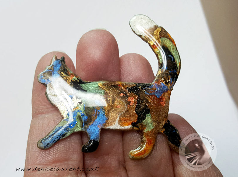 Walking Maine Coon Cat Brooch