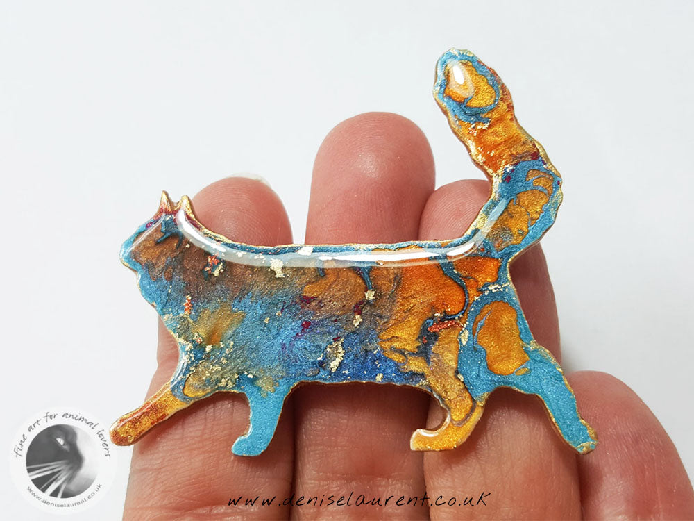 Walking Blue Maine Coon Cat Brooch